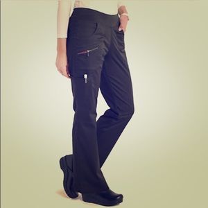 Beyond Scrubs Abby 6-Pocket Yoga Scrub Pants